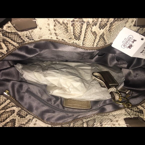 Coach Bag - Picture 3 of 4